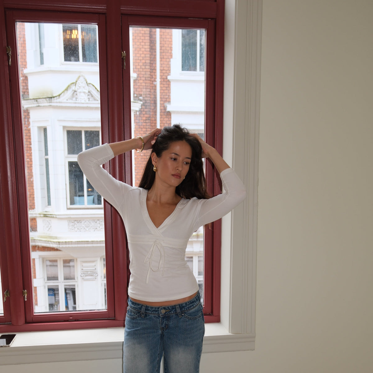 V-neck staple top